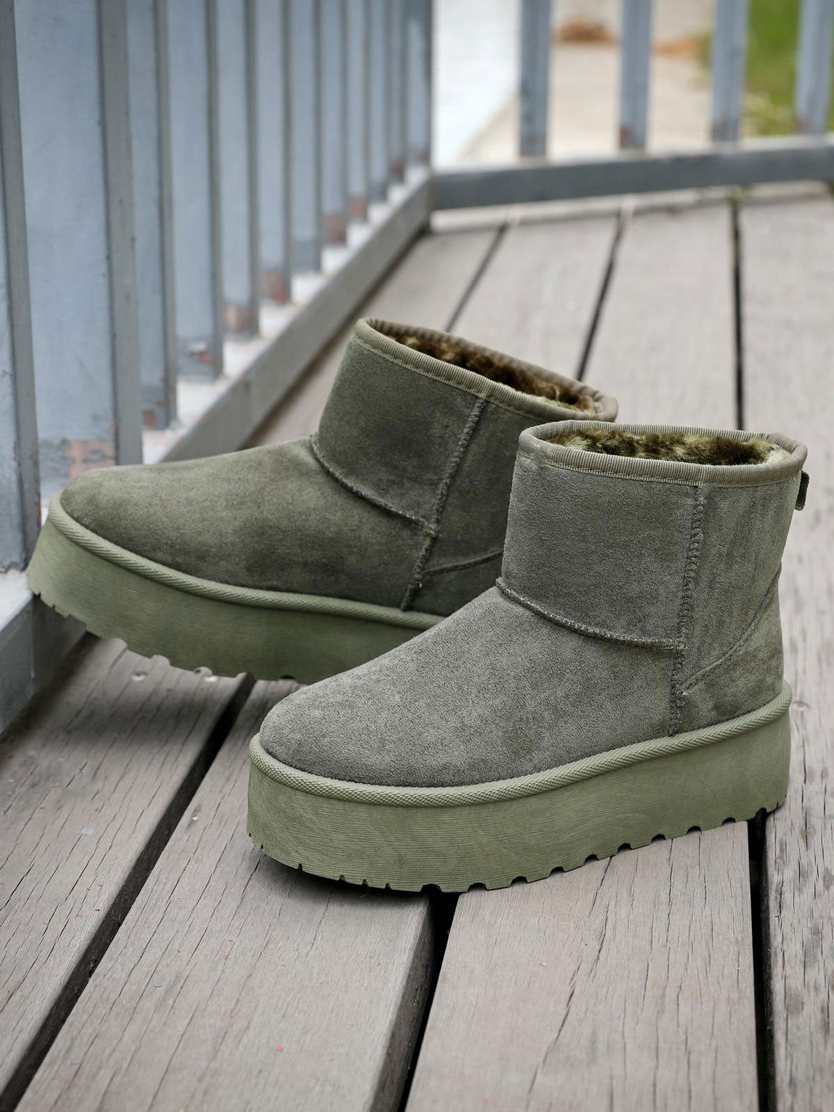 Jovana - Stövlar i mockaimitation med platåsula